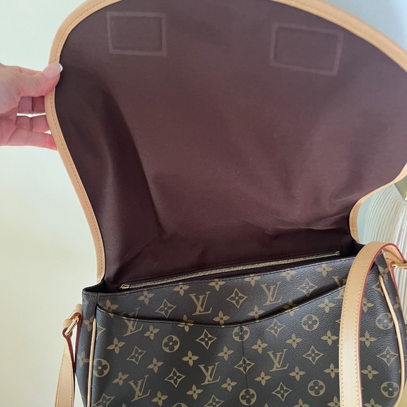 NEW LOUIS VUITTON  Monogram Menilmontant MM - Picture 10 of 16
